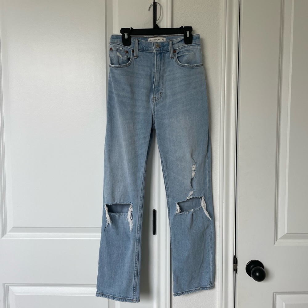 Abercrombie Ultra High Rise Ankle Straight Jean
